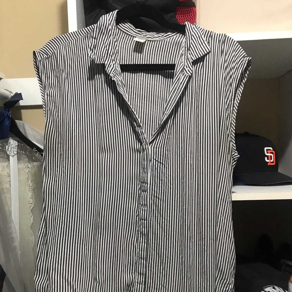 Old Navy Black and White Striped Button Down